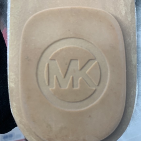 Michael Kors Carter Slipper in silver - Picture 8 of 8